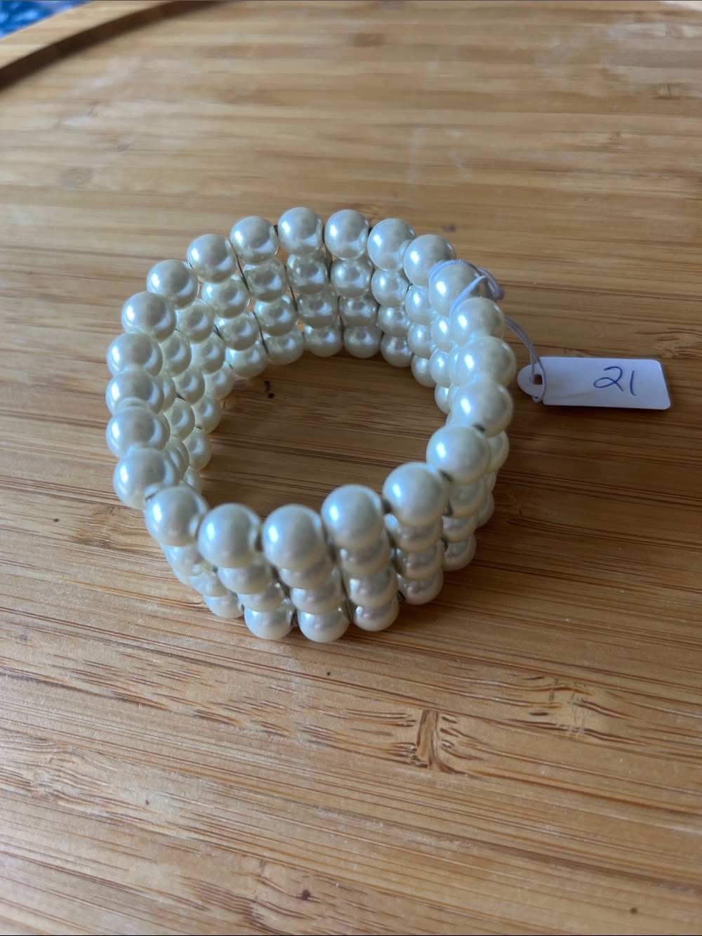 21 Pearl With Silver Accents 4 Stands Stretch Bracelet